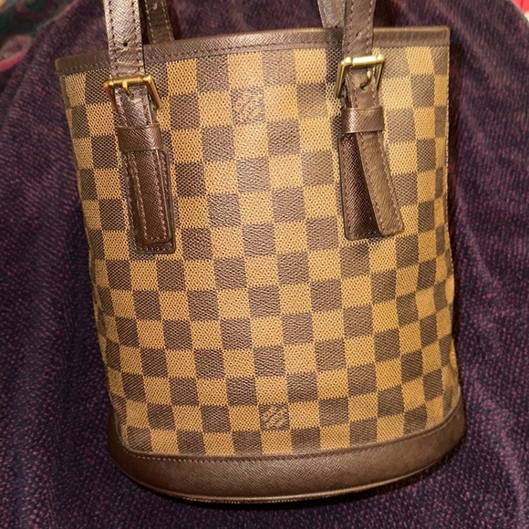 Louis Vuitton Damier Ebene Marais Bucket Bag (EUC) - Picture 4 of 15